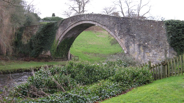 Dle záhadologů je starý most Brig o Doon jednoznačným důkazem existence vesnice Brigadoon.