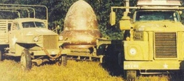 Unikátní snímek havarovaného stroje, který byl krátce po pádu zabaven americkou armádou.