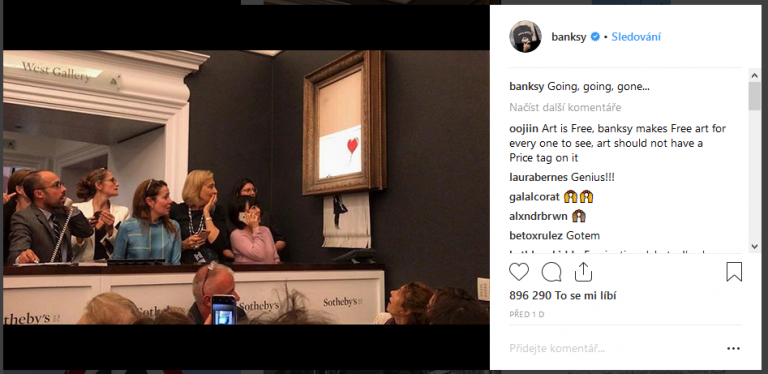 Banksy umístil na svůj Instagram i video z aukce, na němž je vidět, jak dílo během pár vteřin zničilo samo sebe.Zdroj: www.instagram.com/@banksy