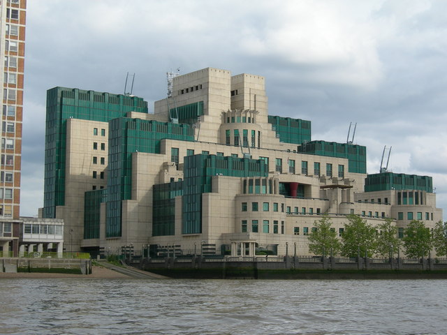 Sídlo tajné služby MI6 na Vauxhall Cross v Londýně.