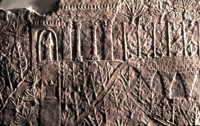 Na asyrském reliéfu se má údajně nacházet i obraz ninivských visutých zahrad.