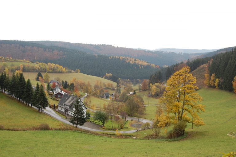 Městečko Nordenau leží v poklidném údolí.
