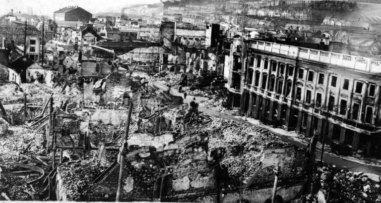 Město Swansea zničené bombardováním