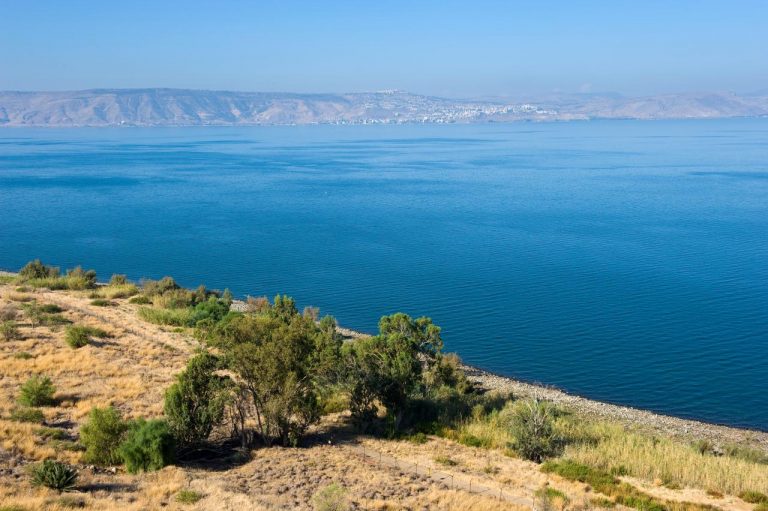 V Galilejském jezeře na území Izraele byl objevena podivná struktura, která musela vzniknout uměle před dávnými časy.