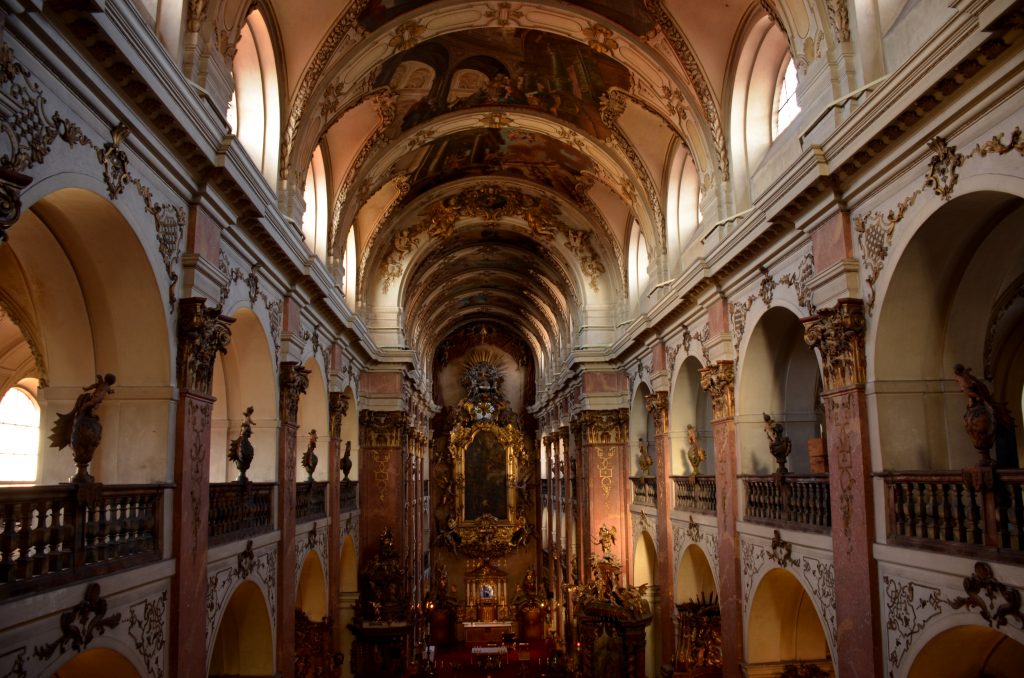 Kostel sv. Jakuba byl založen již v roce 1232. V 17. století byl barokně přestavěn.