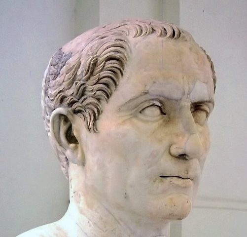 Na Kelty upozornil římský císař Caesar.