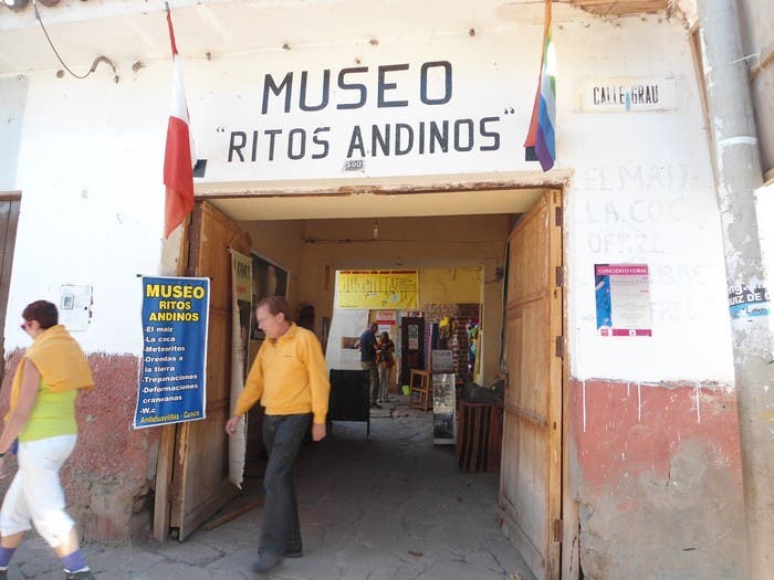 Zvláštní ostatky jsou uloženy v malém peruánském muzeu v obci Andahuaylillas.