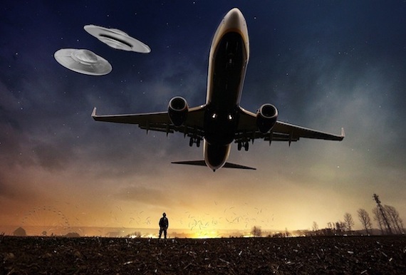 Donutil letadlo k přistání opravdu mimozemský přístroj? ZDROJ: mysteriousuniverse.com