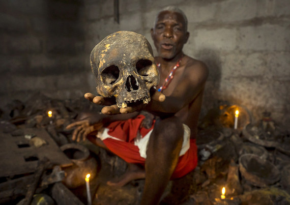 Stojí lidé praktikující voodoo za Adamovou smrtí? ZDROJ: mysteriousuniverse.com
