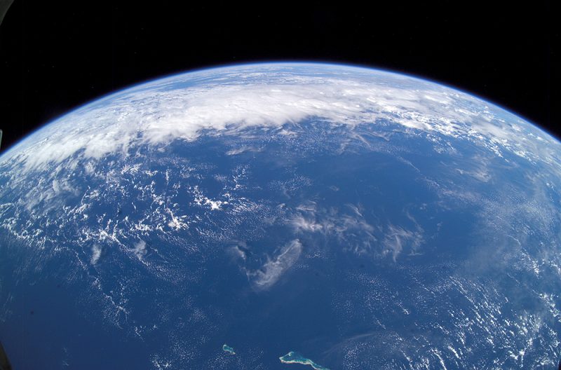 Život na Zemi zavisí na ohromných zásobách vody, odkud se ale na planetě vzala? Foto: earthsky.org