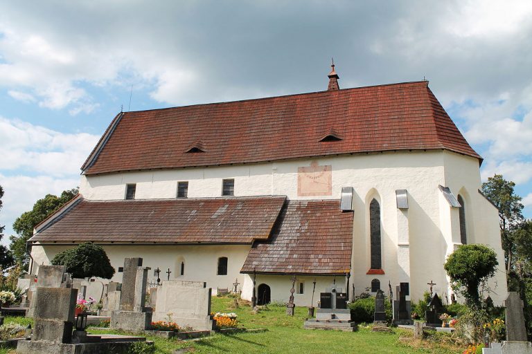Pohled na kostel sv. Mikuláše FOTO: Wikimedia Commons