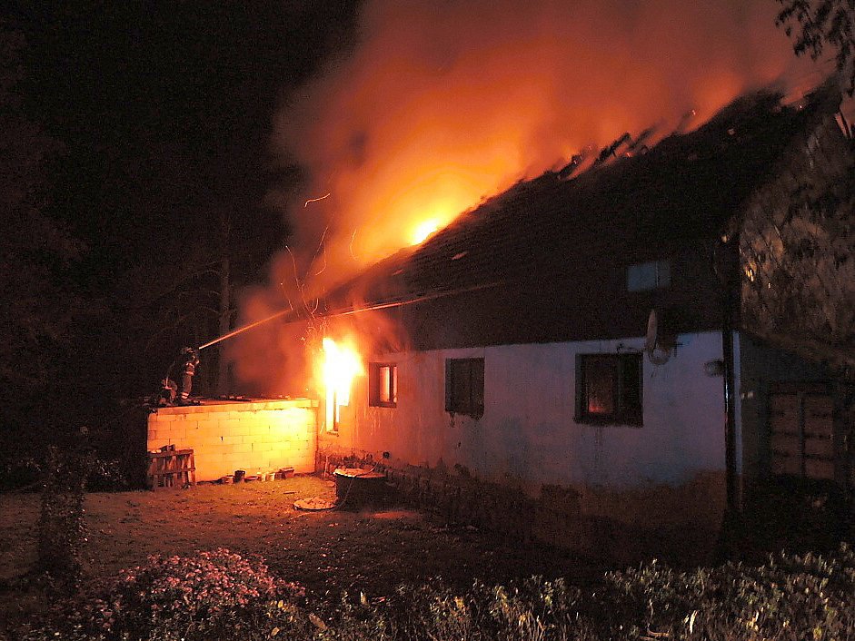Vše začalo po požáru rodinného domu. Foto: HZS LK