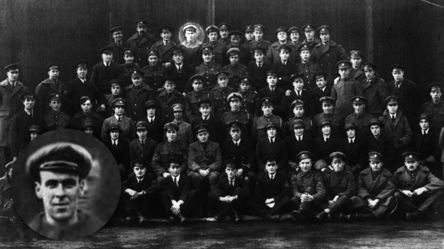 Snímek vojáků pořízený roku 1919 vyvolává údiv dodnes. Foto: daffadillies.co.uk