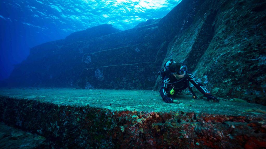 Monument Jonaguni byl objeven instruktorem potápění jen díky náhodě, foto Pete McGee.