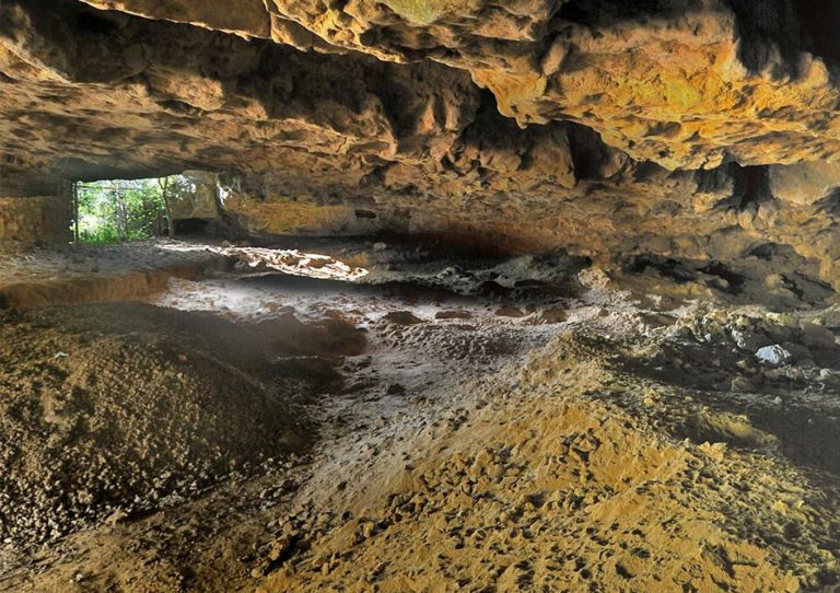 Francouzská jeskyně La Marche byla objevena ve třicátých letech minulého století. Skrývala překvapivý objev. Foto: pinterest.com