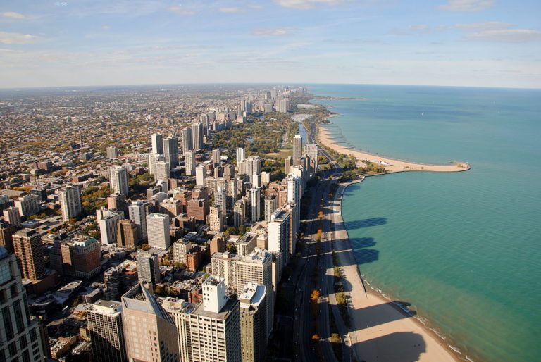Chicago na břehu michiganského jezera FOTO: Wikimedia Commons