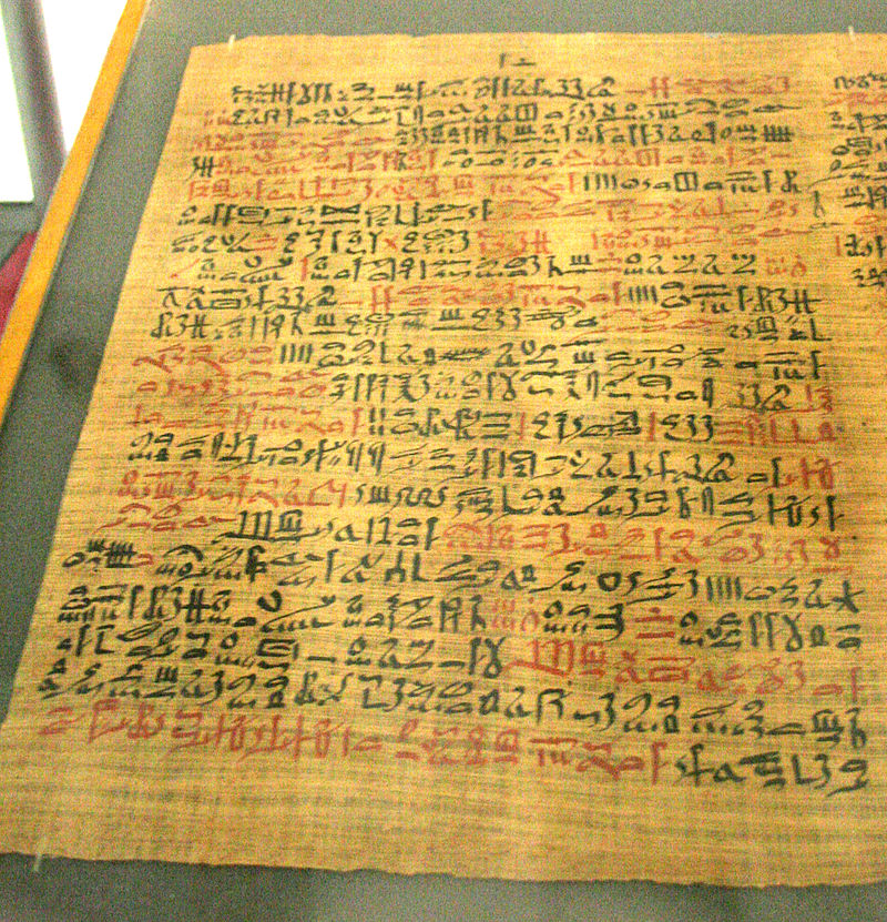 Jeden ze známých egyptských papyrů popisující lékařské metody, foto Wikimedia Commons