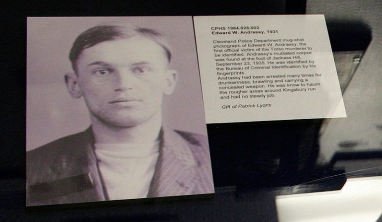Identifikovaná oběť Edward W. Andrassy, foto Wikimedia Commons