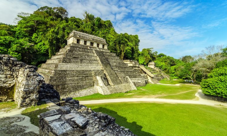 Ruiny mayského města Palenque se staly archeologickou pokladnicí, tamní objevy ale stále budí otázky. Foto: trip2mexico.com