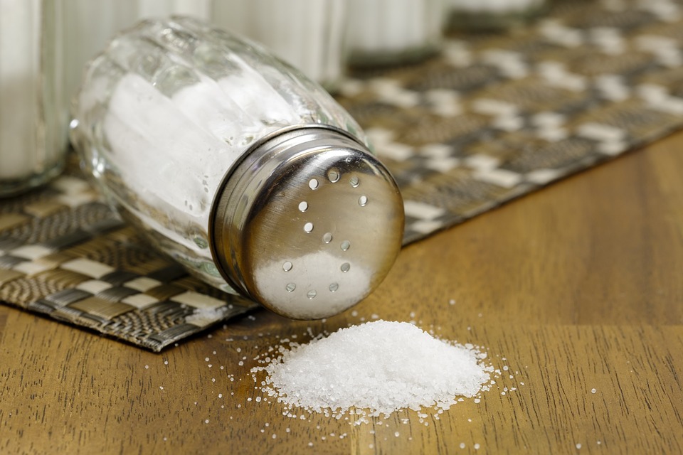 Rozsypaná sůl může být varovným znamením. 