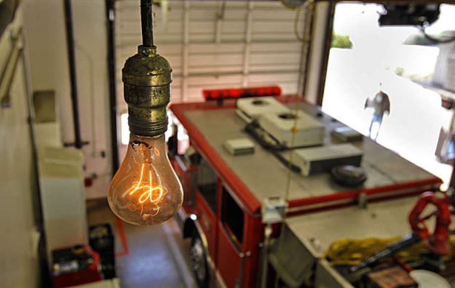 Hasičům v Livermore prý žárovka slouží už 119 let! Foto: sfgate.com