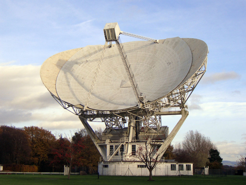 Radioteleskop observatoře Jodrell Bank.