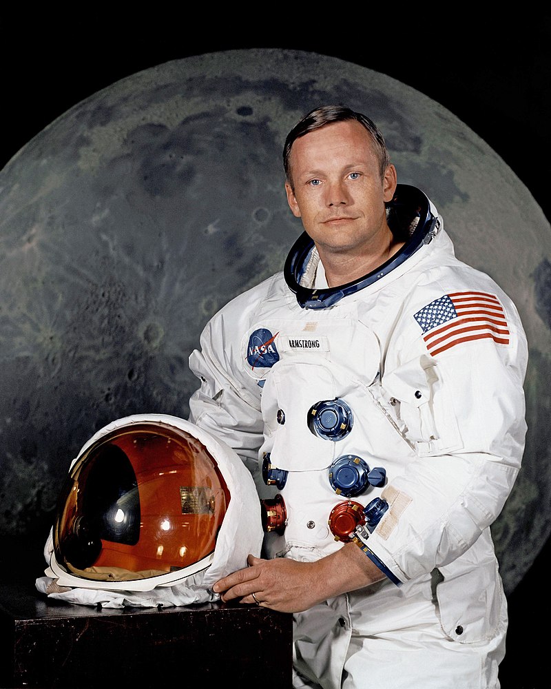 Neil Armstrong prý na Měsíci pozoroval cizí vesmírné lodě, foto Wikimedia Commons