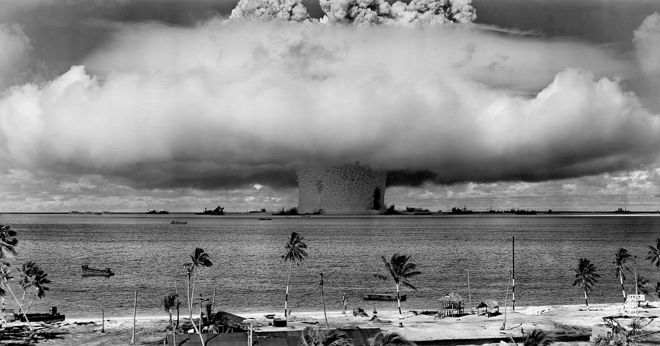 Výbuch prý připomínal jadernou explozi. 