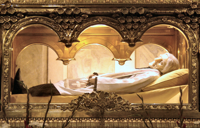 Neporušené tělo svatého kněze, foto Wikimedia Commons