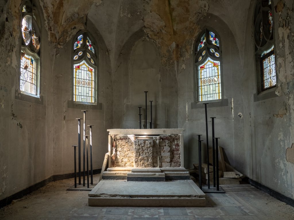 Dnes je celý klášterní komplex ve velmi schátralém stavu, jeho opuštěné chodby a kaple ale lákají řadu záhadologů. Foto: fotoclub-troisdorf.com