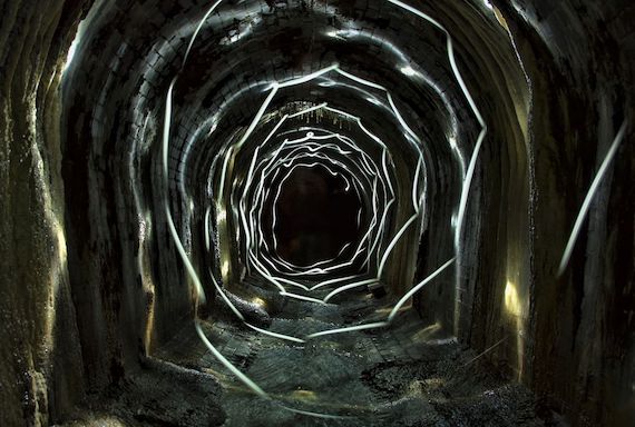 Setkal se skutečně jeskyňář s podivnými tunely a bytostmi? ZDROJ: mysteriousuniverse.com