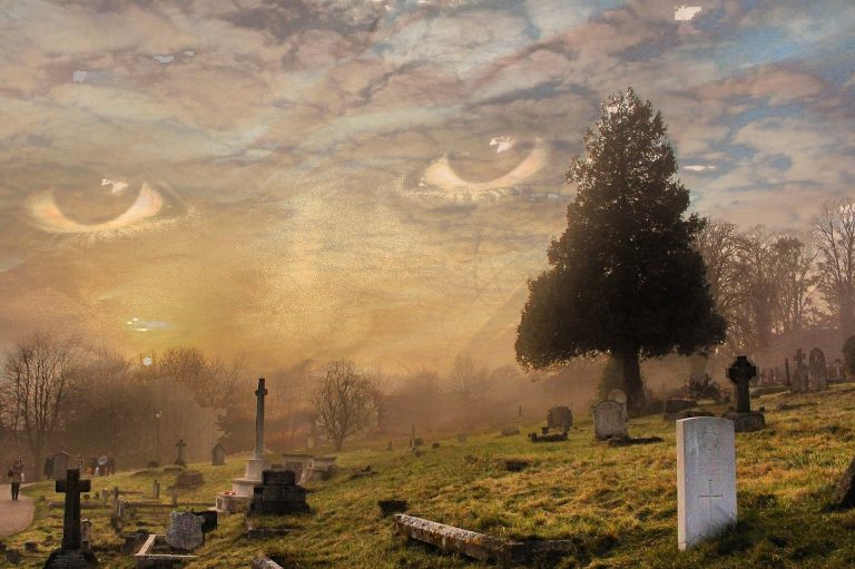 Hřbitovy jsou tajemná místa s mystickou atmosférou. ZDROJ: mysteriousuniverse.com