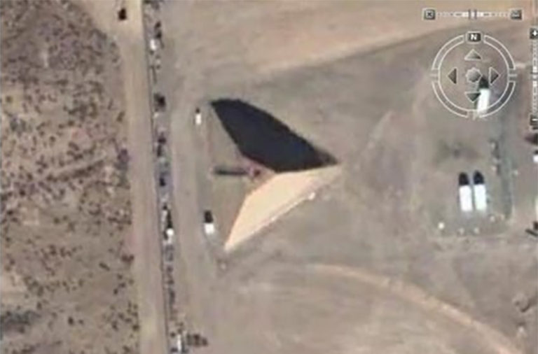 Detail pyramidy, foto Google Earth