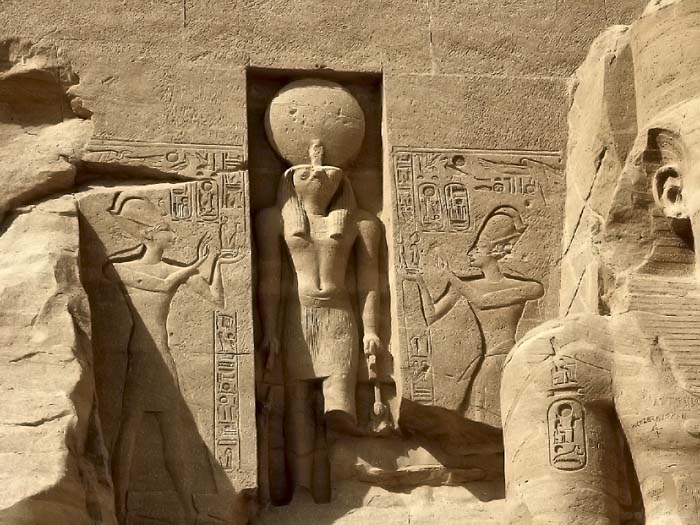 Socha boha Ra. Foto: ancient-egypt-online.com