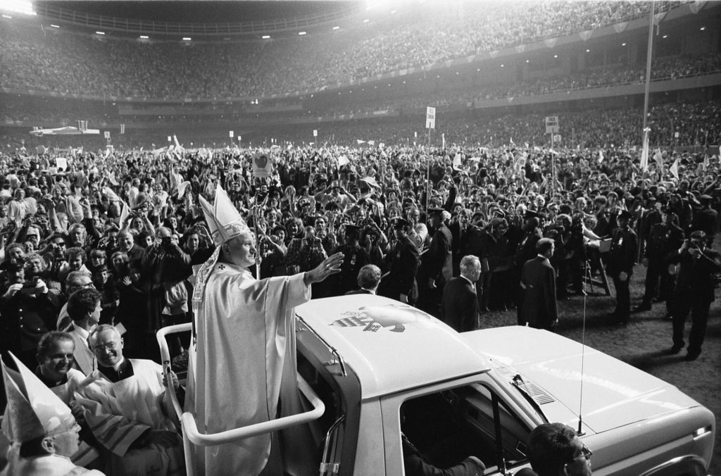 Obrázky Jana Pavla II. přivádějí démony k šílenství, foto Wikimedia Commons