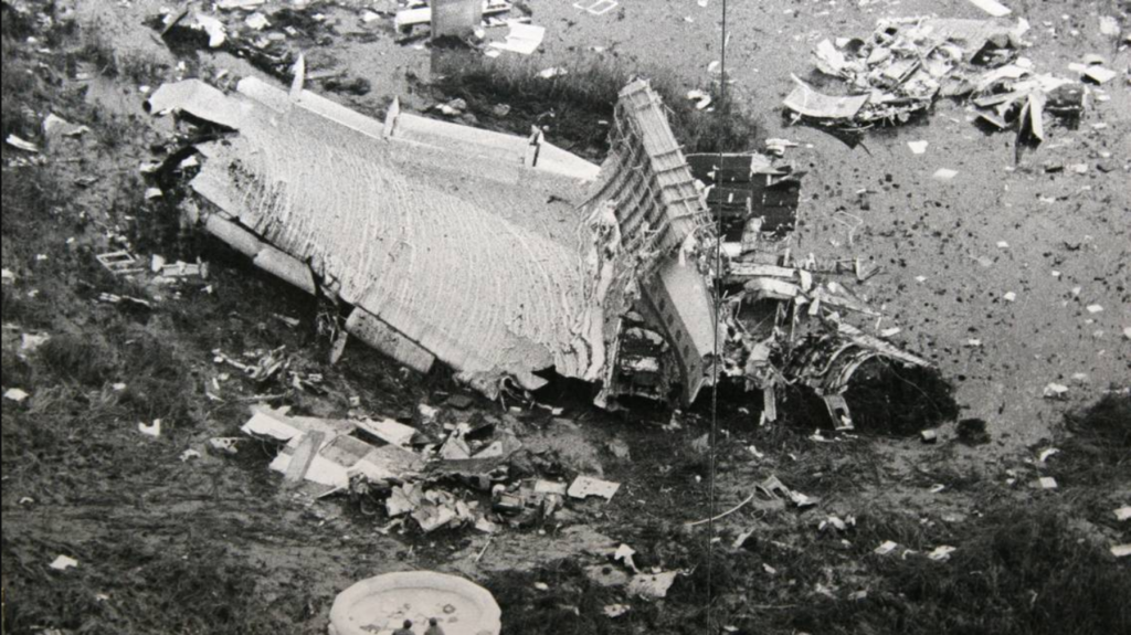Pohled na trosky letadla po tragické nehodě. ZDROJ: mysteriousuniverse.com