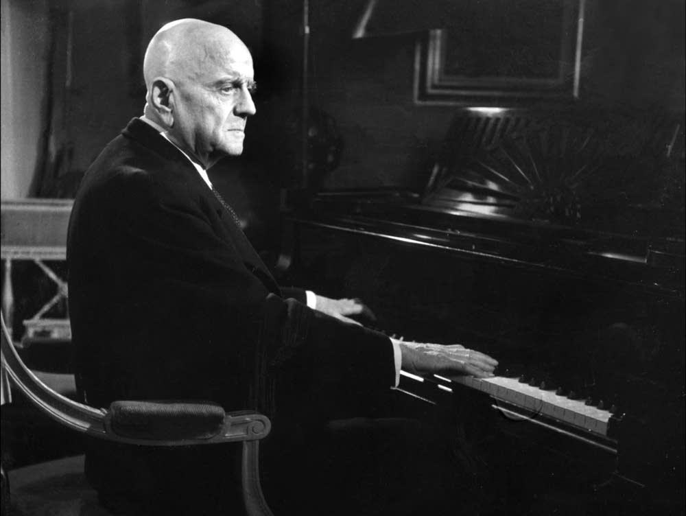 Sibelius u klavíru. Foto: classicalmpr.org