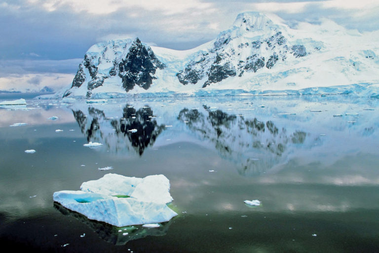Co za tajemství skrývá Antarktida? Foto: britannica.com