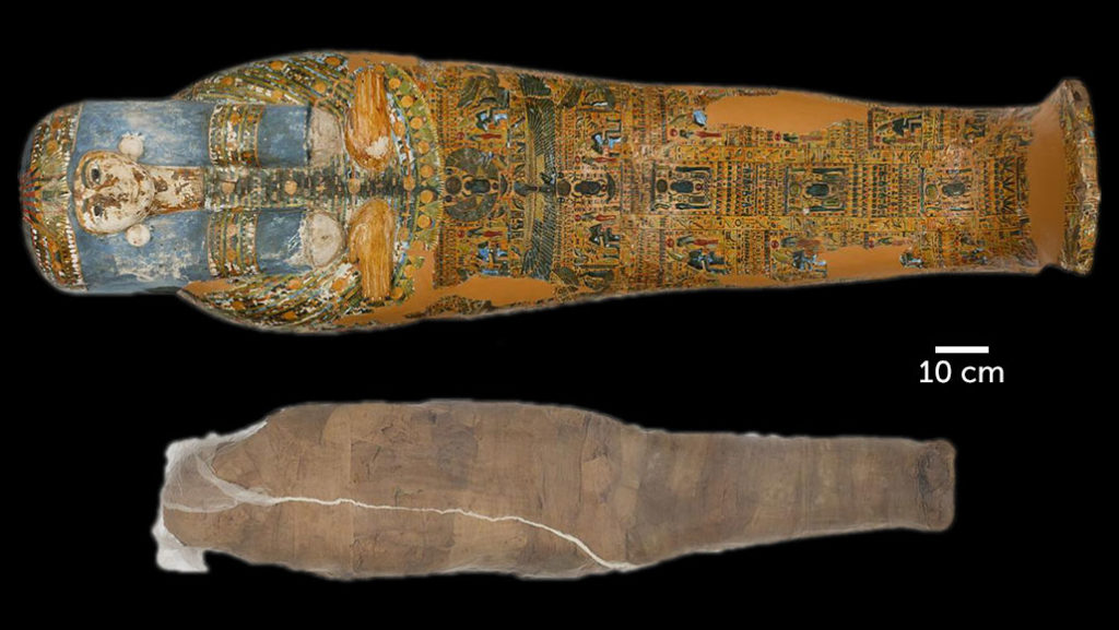 Honosný sarkofág, ve kterém byla mumie objevena. 