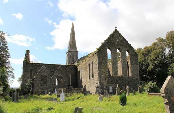 Opuštěný kostel, před kterým zvláštní fotka vznikla. ZDROJ: wikimedia commons