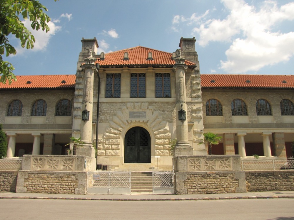 Muzeum věnované Carnuntu, jednomu z významných římských táborů u Dunaje. 
