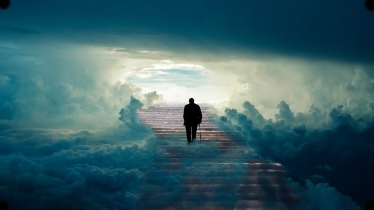 Malgašové věří, že jejich duše se po smrti odebereou na vrchol Ambondrombe, foto Pixabay