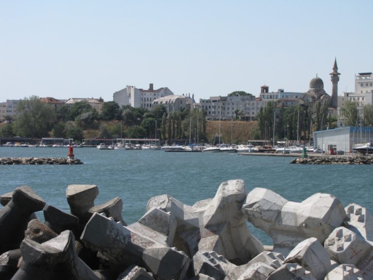 Pohled na přístav v Konstanci.