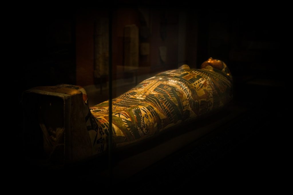 Díky moderním technologiím je v současné době možné nahlédnout pod obvazy mumií, aniž by byla těla poškozena či zničena. Foto: Skitterphoto / pixabay