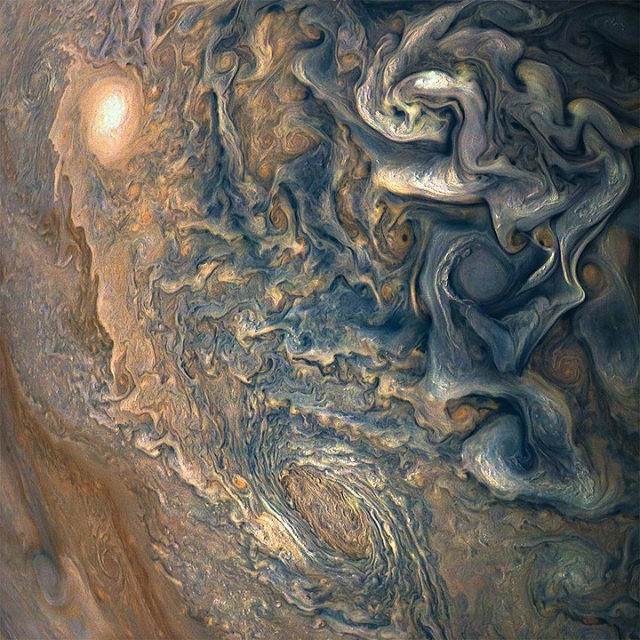 Atmosféra Jupitera je plná vírů a turbulencí, které berou dech. Foto: NASA/JPL-Caltech / Creative Commons / volné dílo