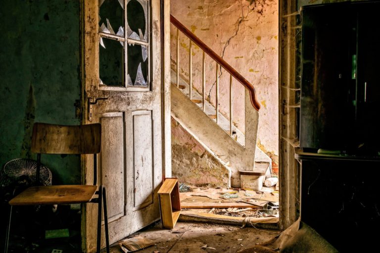 Poltergeist prý interiér domu zcela zdevastoval, foto Pixabay