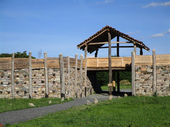 Zajímavý archeopark věnovaný Keltům se nachází u obce Nasavrky. (zdroj: obec Nasavrky)