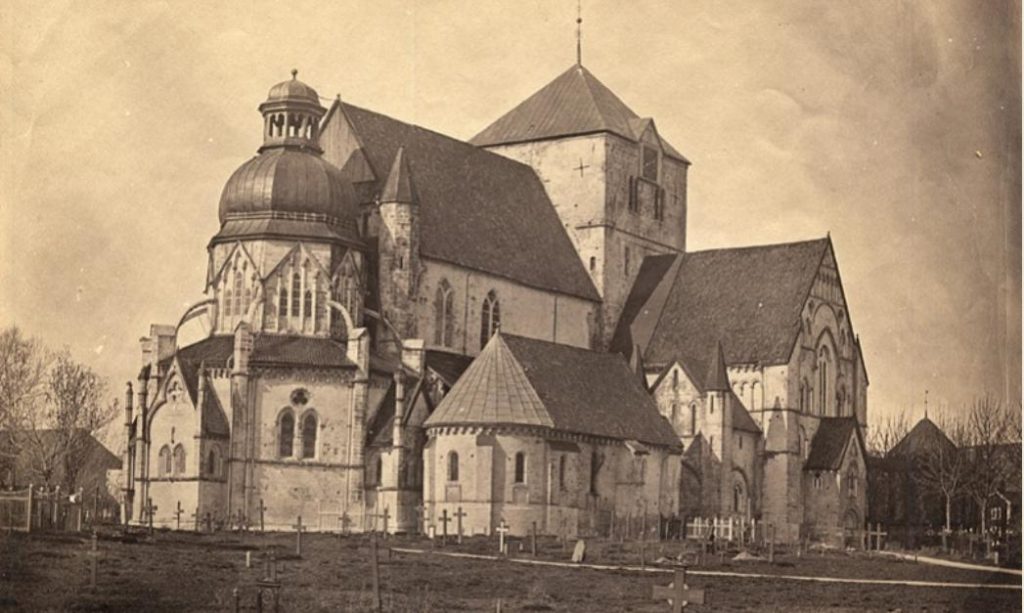 Historické vyobrazení katedrály. Zdroj foto:   Unknown author, Public domain, via Wikimedia Commons