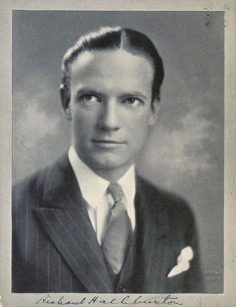 Richard Halliburton (1900 – 1939). Zdroj foto: Unknown author, Public domain, via Wikimedia Commons
