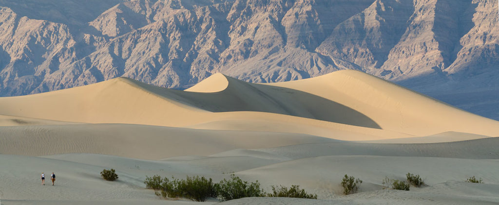 Jednou z atrakcí jsou dnes v Údolí smrti písečné duny. FOTO: Tuxyso / Wikimedia Commons